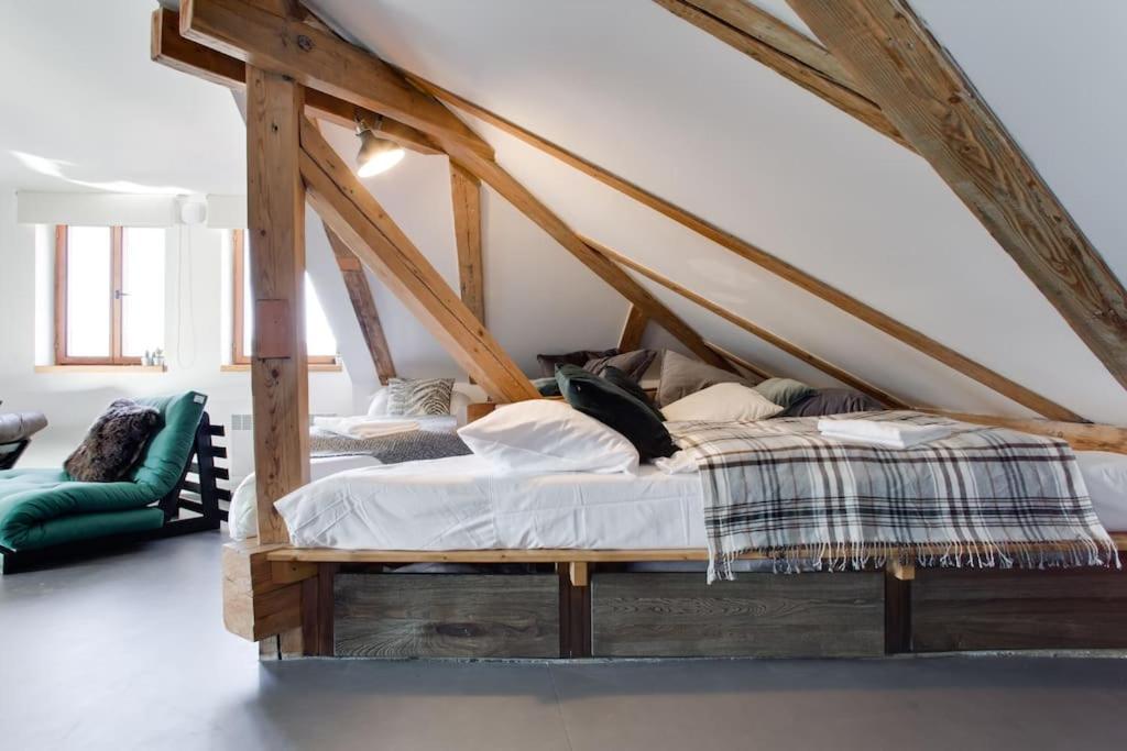 Unique City Centre Duplex, Castle View, Roof Top Terrace Apartmán Prague